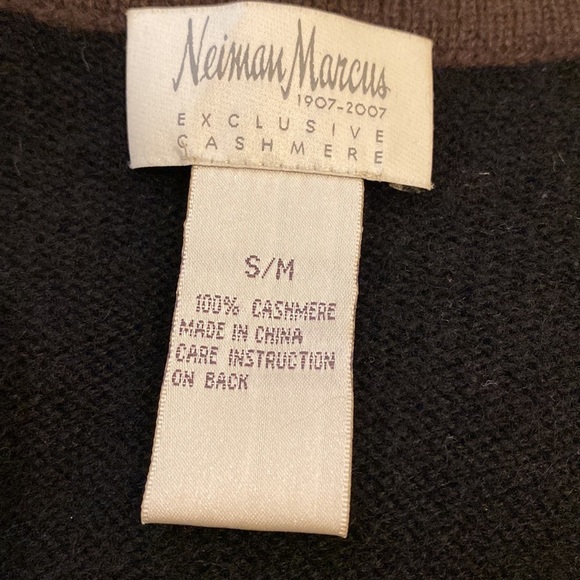 Neiman Marcus Black and Brown Cashmere Kimono Sleeves wrap . Size S/ M - Picture 4 of 7